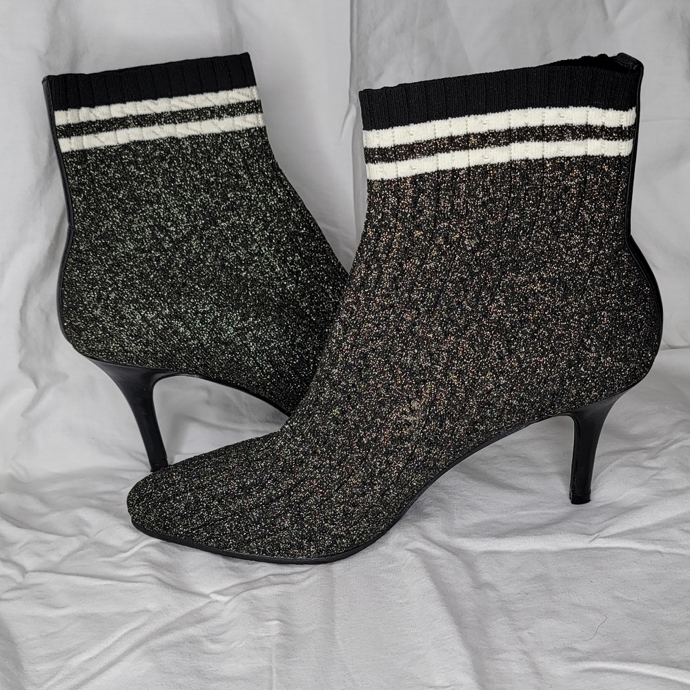Stuart Weitzman - Picture 7 of 8